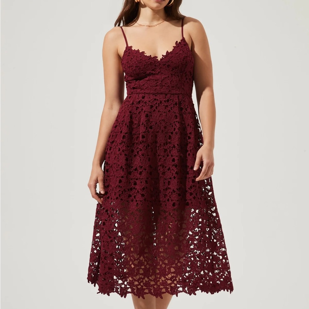 Astr the Label Maroon Lace Midi Dress